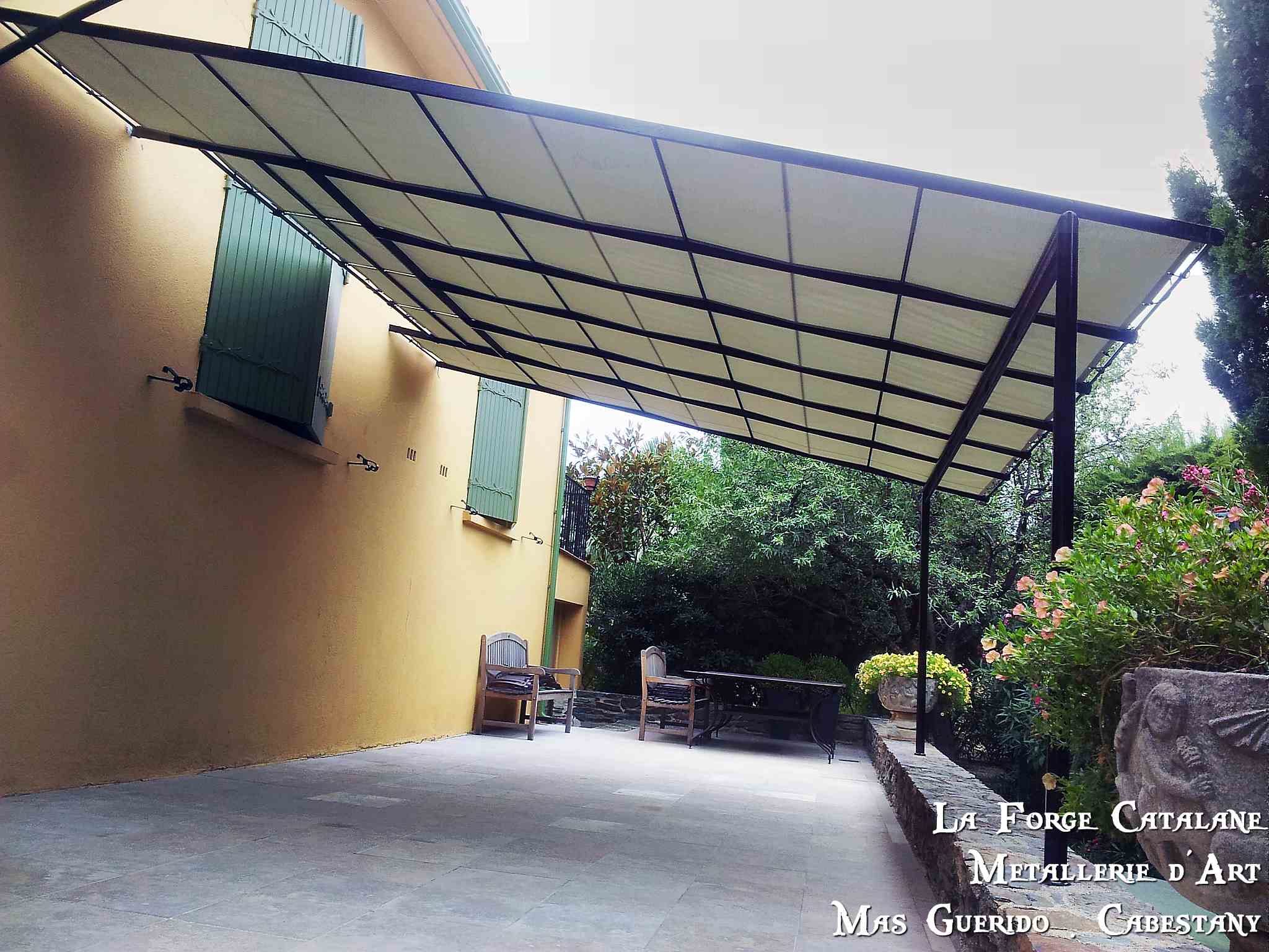 pergola toit pente abri de voiture bache SOLTIS fer Forge Catalane Cabestany.jpg